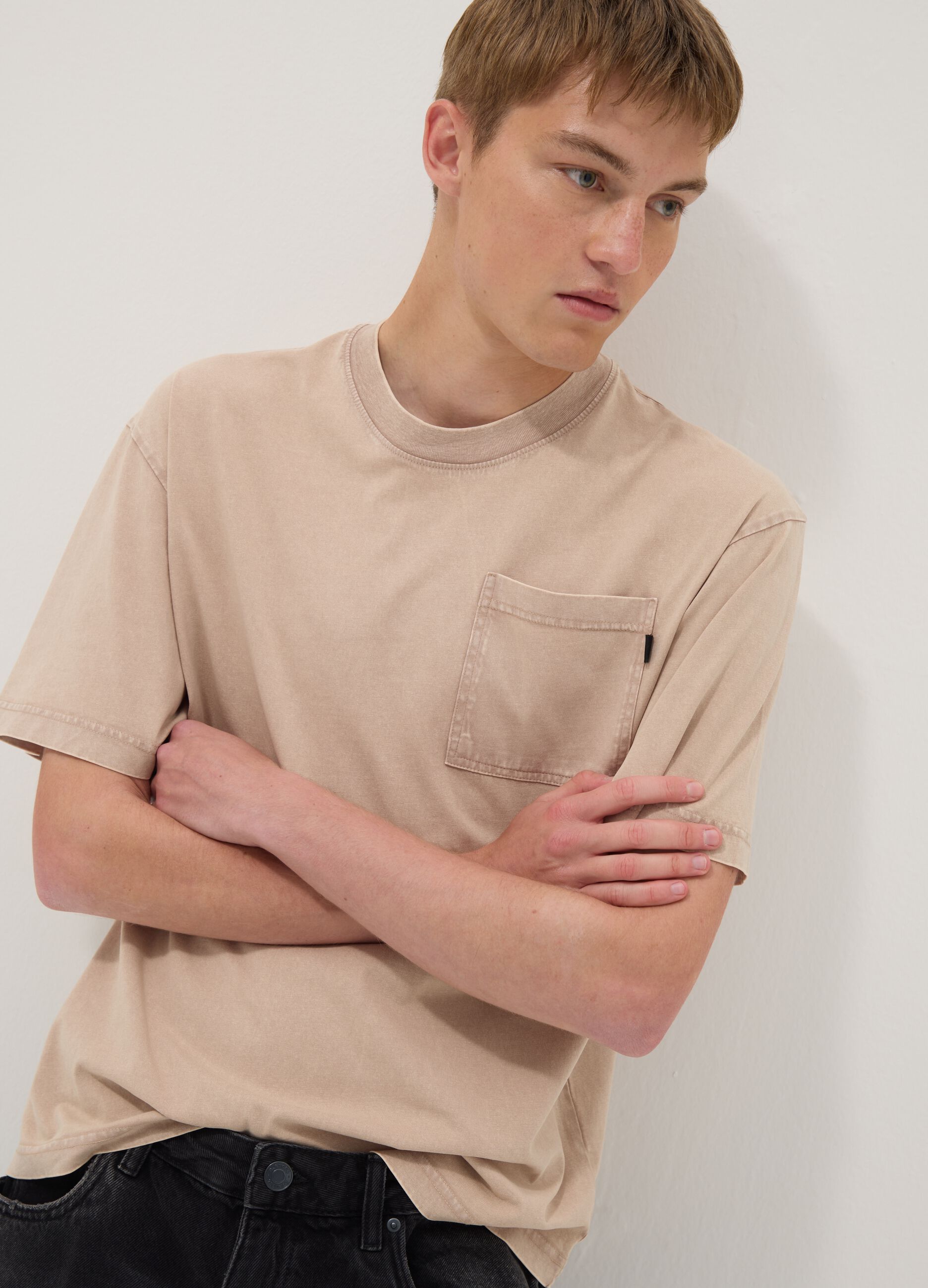 Beige pure cotton T-shirt with chest pocket, regular fit