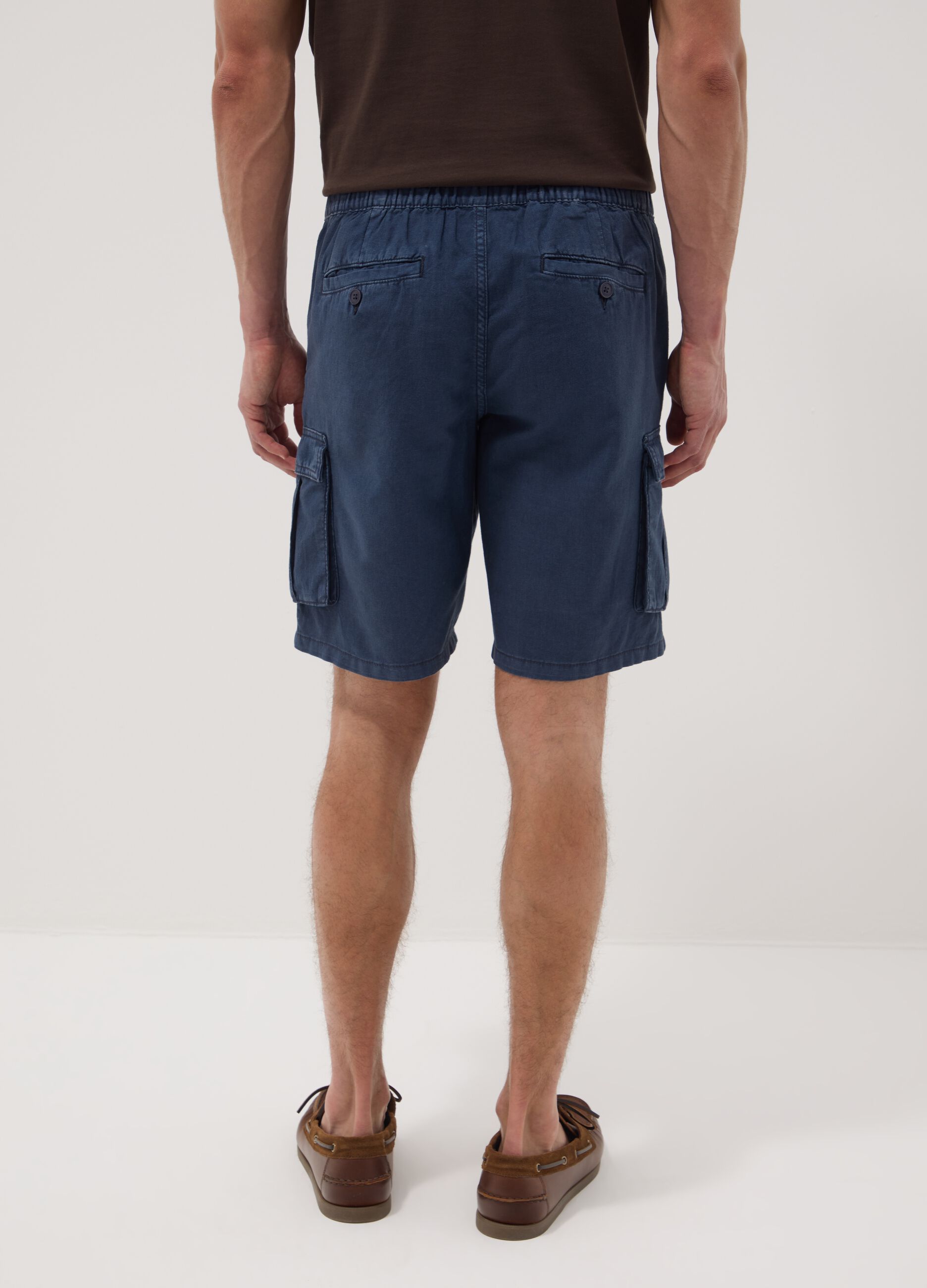 Blue linen and cotton blend cargo Bermuda shorts