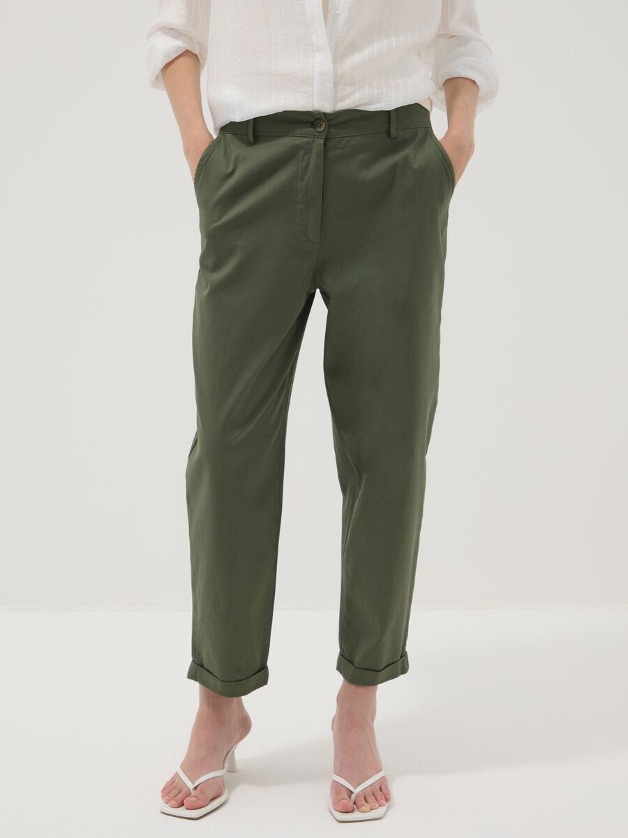 Green regular-fit stretch cotton trousers_1