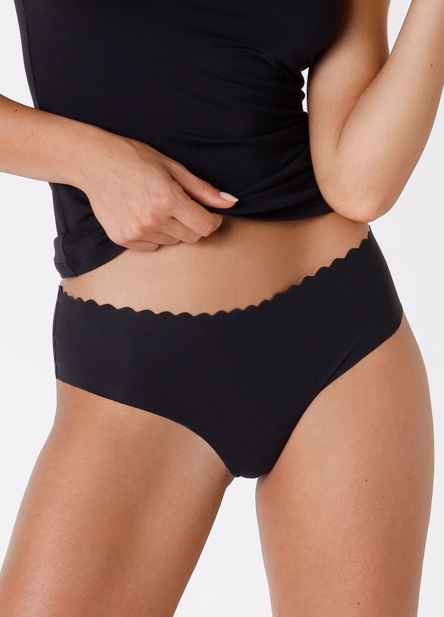 Invisible Comfort Cotton three-pack French knickers