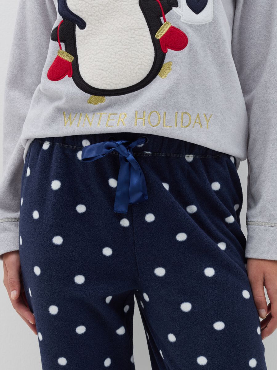 Velour pyjamas with "Winter Holiday" embroidery_3