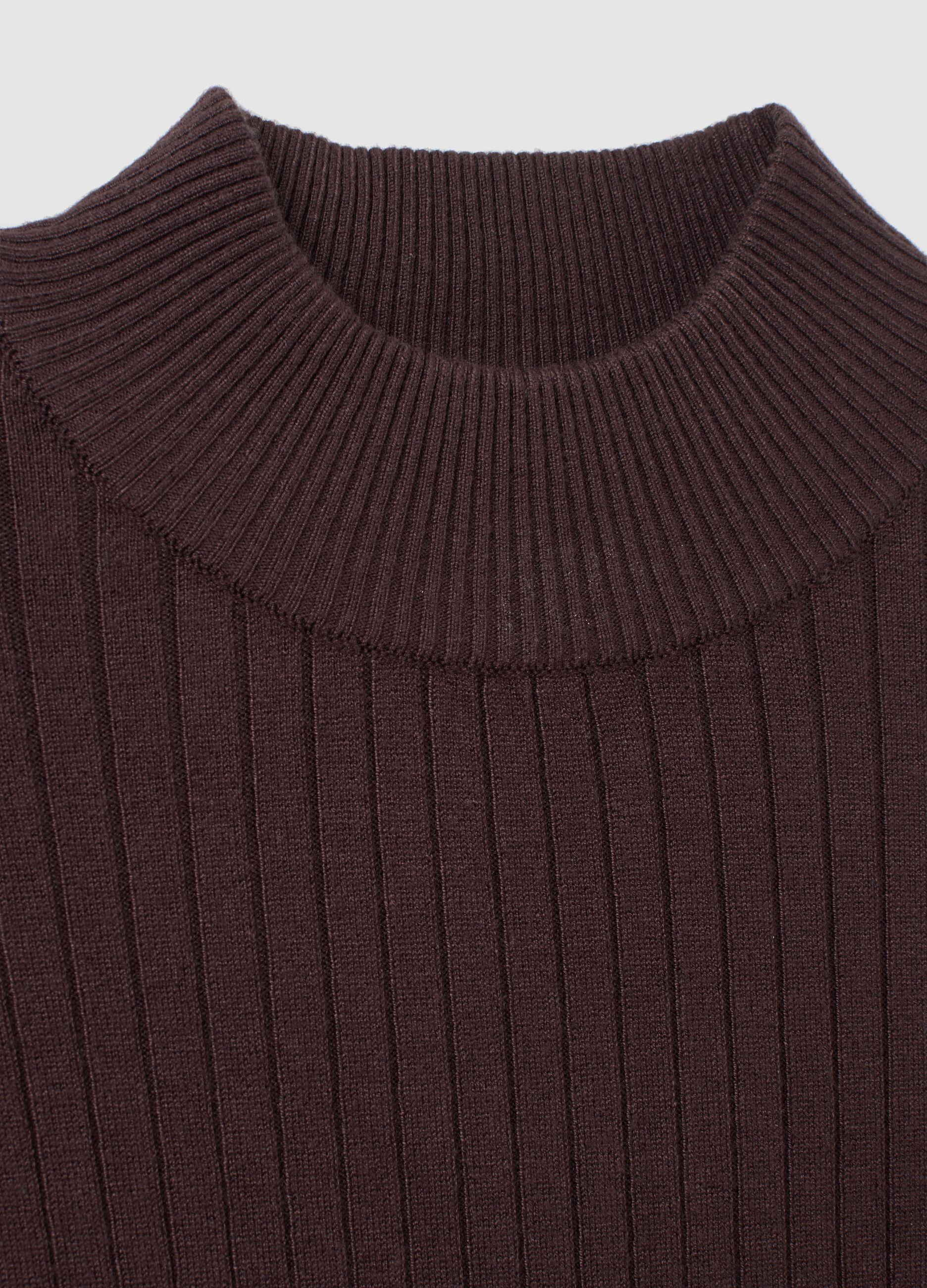 Brown mixed fitted sweater
