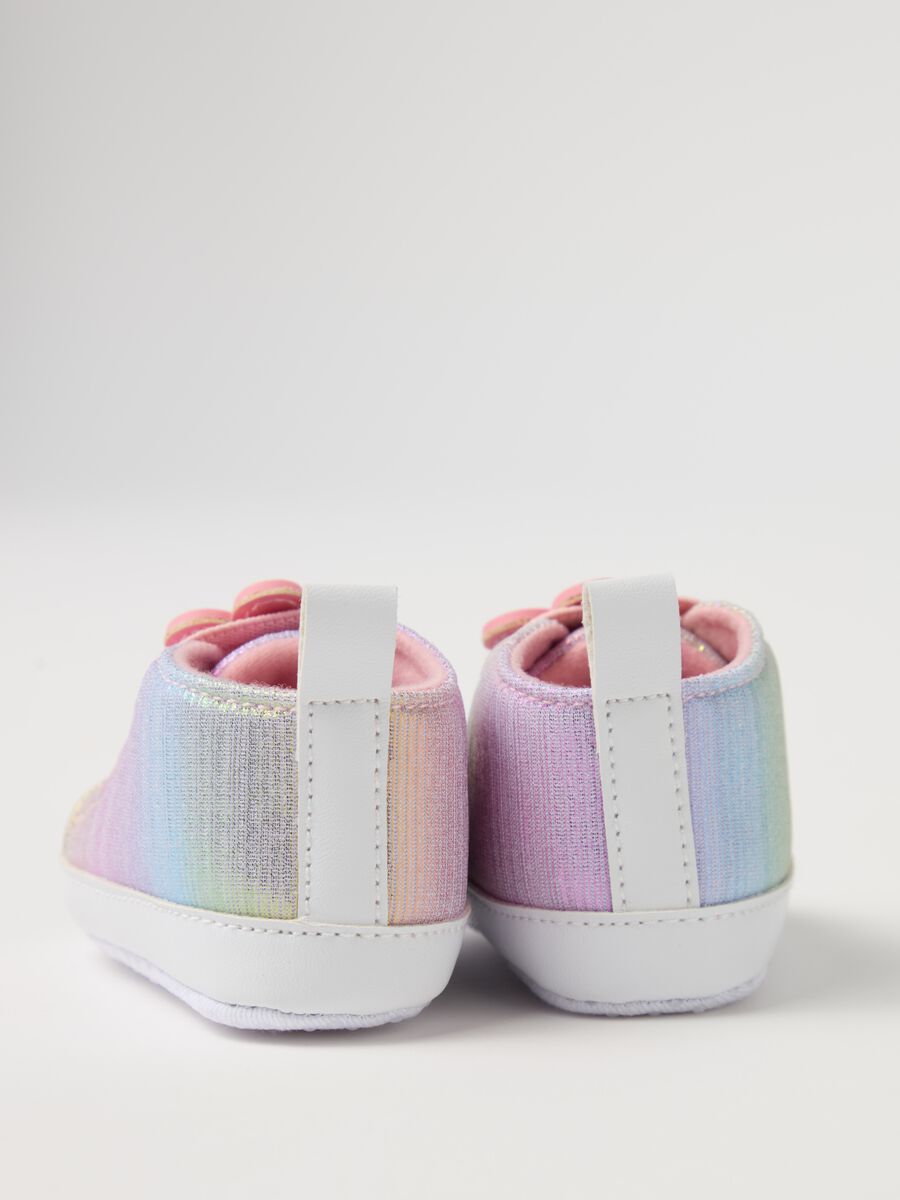 Shiny-effect shoes with flower_1