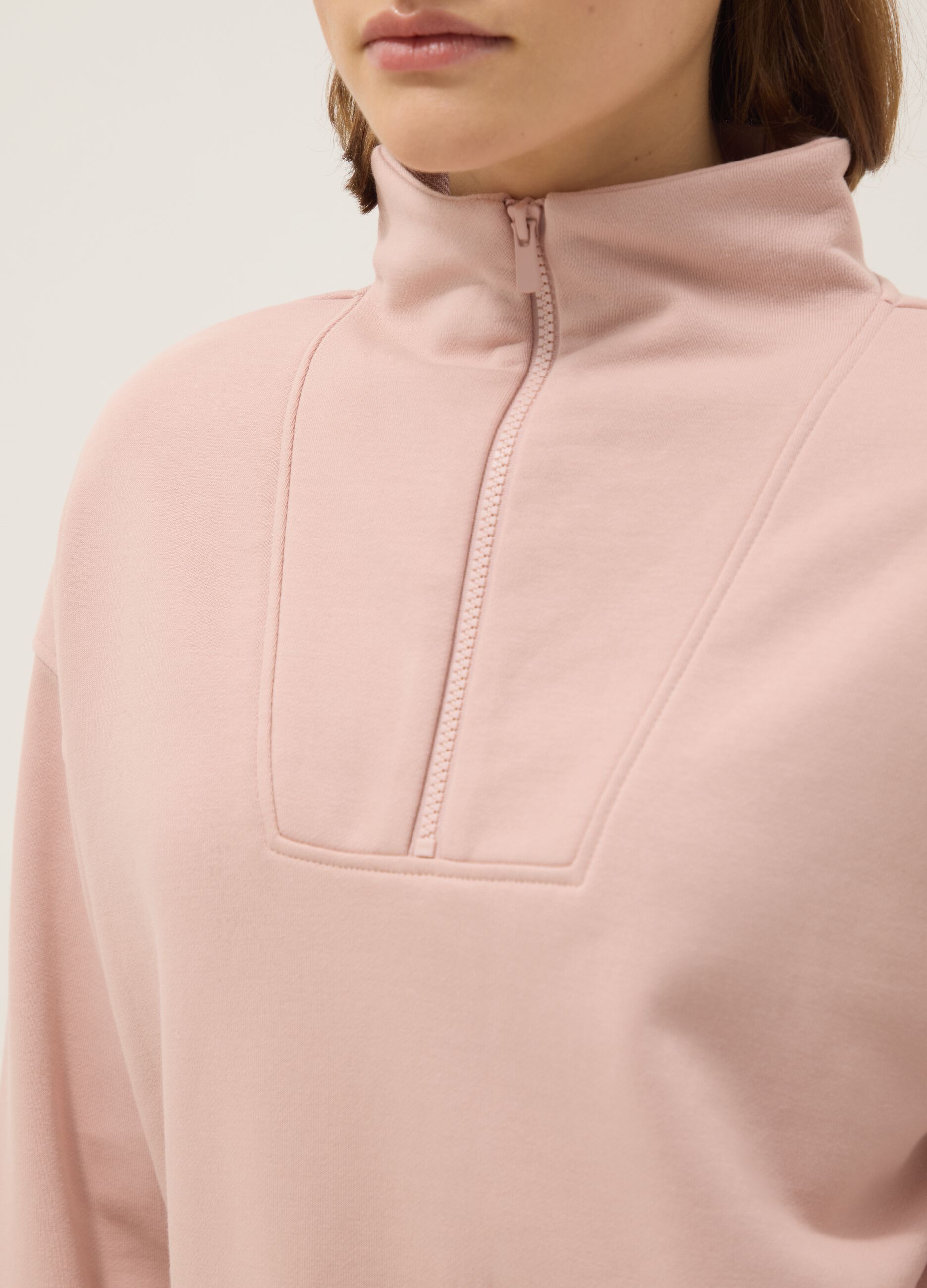 Felpa in misto cotone rosa regular fit con mezza zip e collo alto
