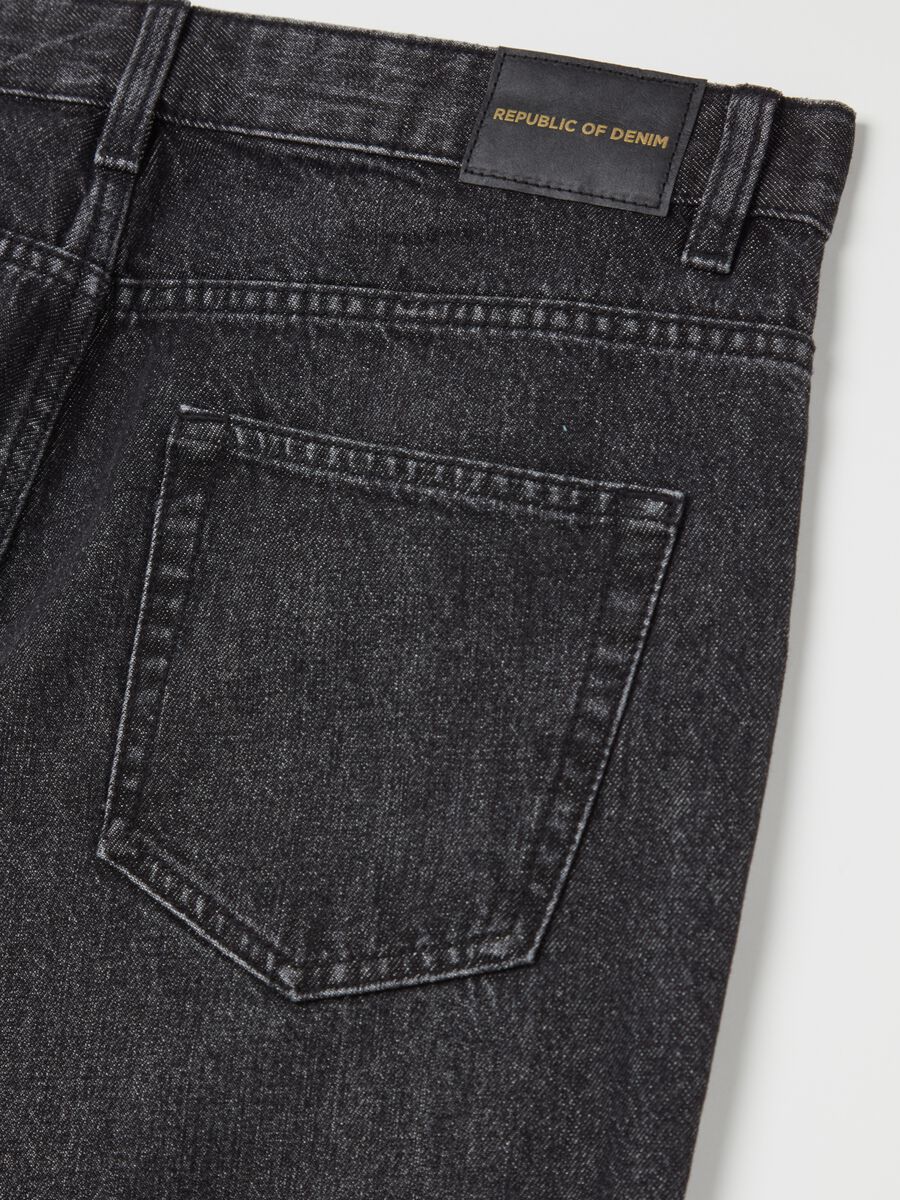 Regular fit jeans with discolouring_5
