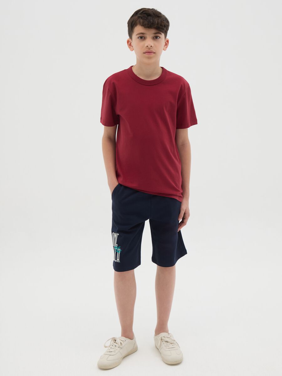 Blue Bermuda joggers with drawstring and "Long Beach" print_0