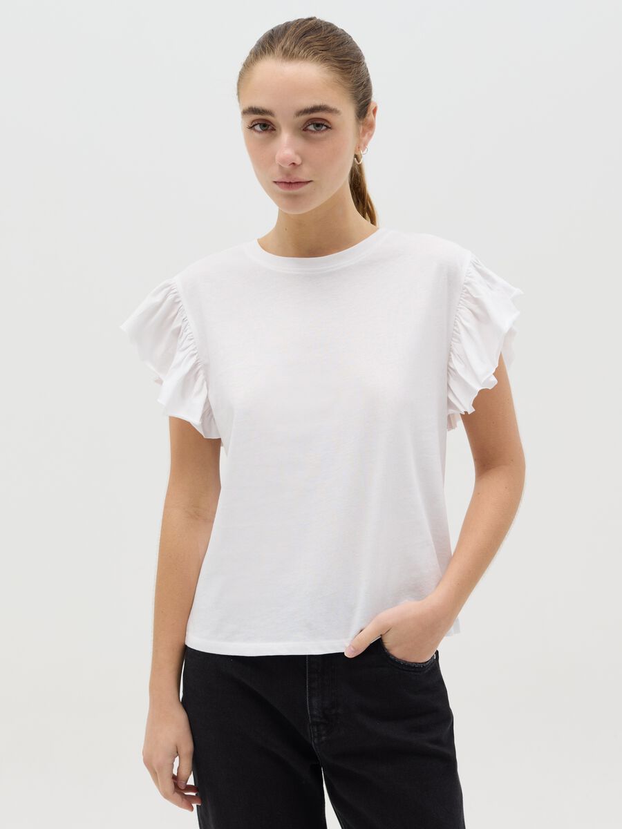 White T-shirt with short sleeves and flounce_0