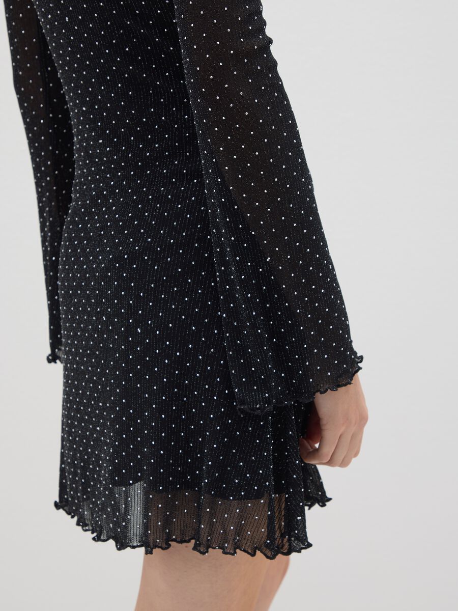 Abito corto nero con brillantini a maniche lunghe_4
