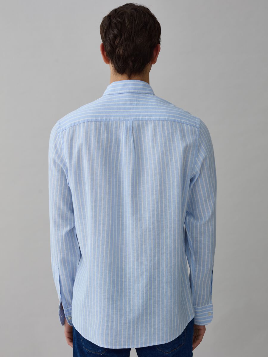 Regular-fit striped shirt with button-down collar_2