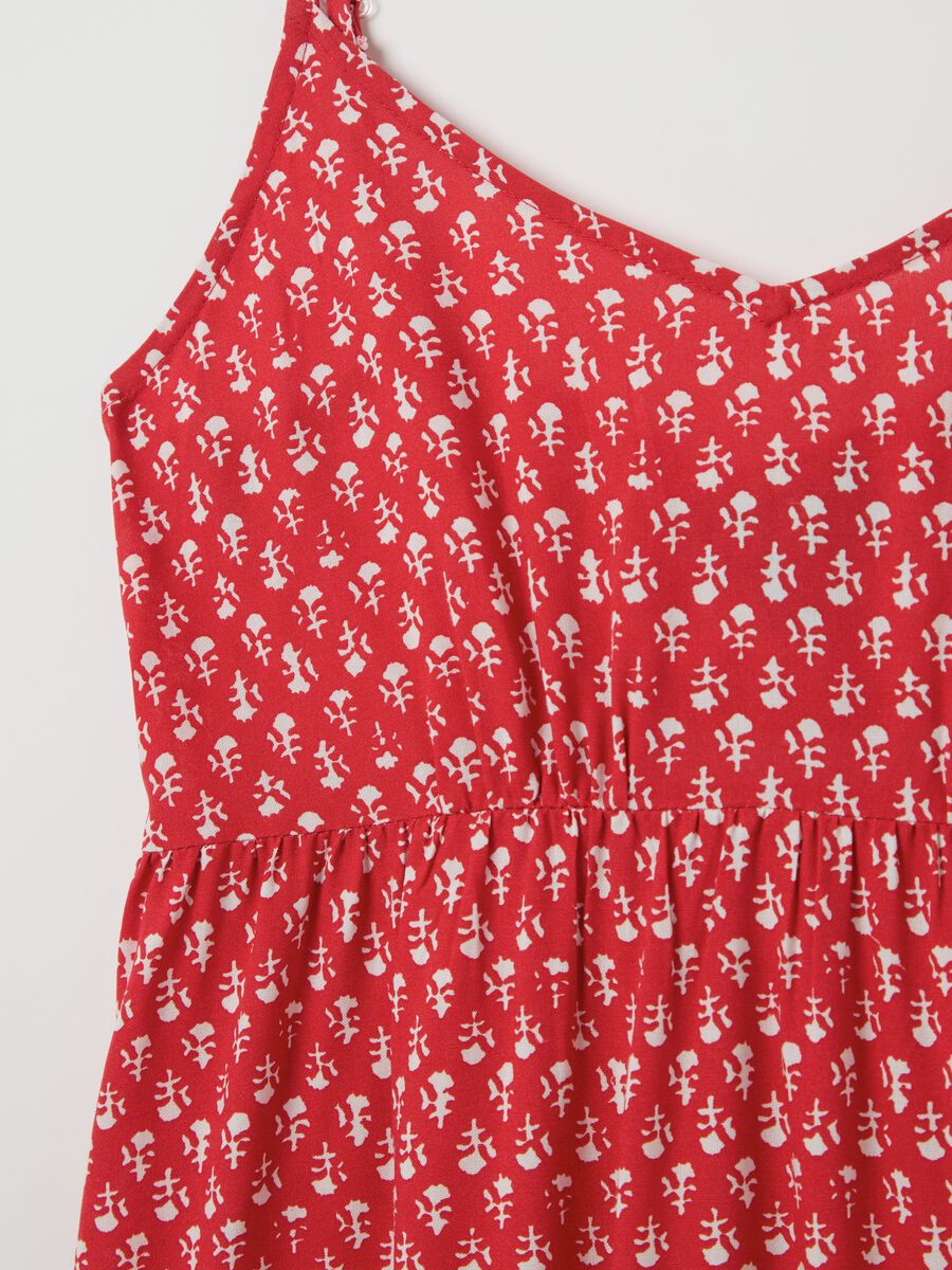 Red viscose dress with V neck and flounce_5