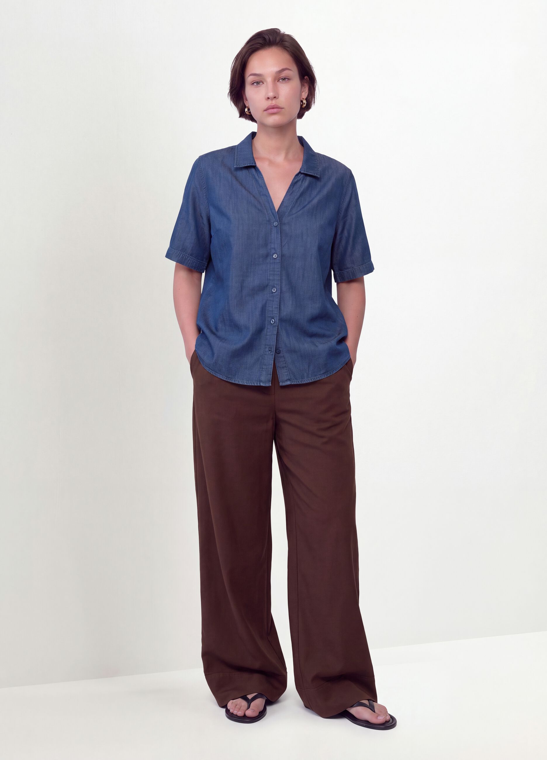 Brown wide-leg trousers in a viscose blend