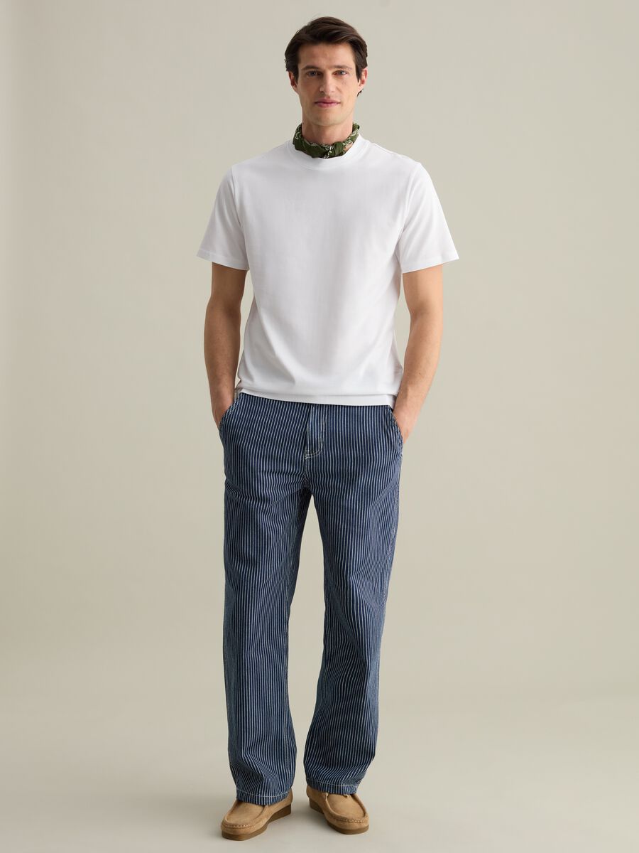 Plain cotton T-shirt with round neck._1