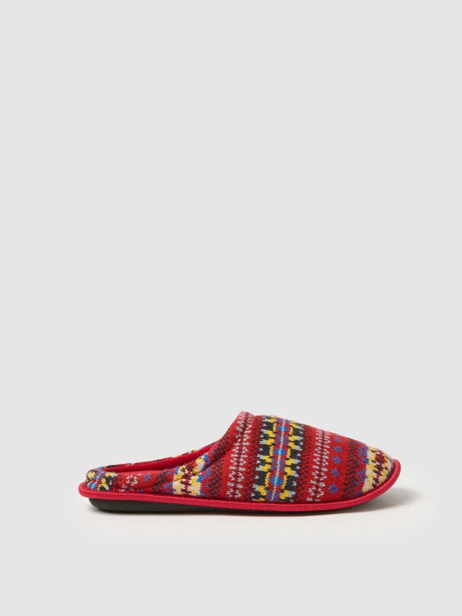 Multicolour slippers with regular fit pattern_0