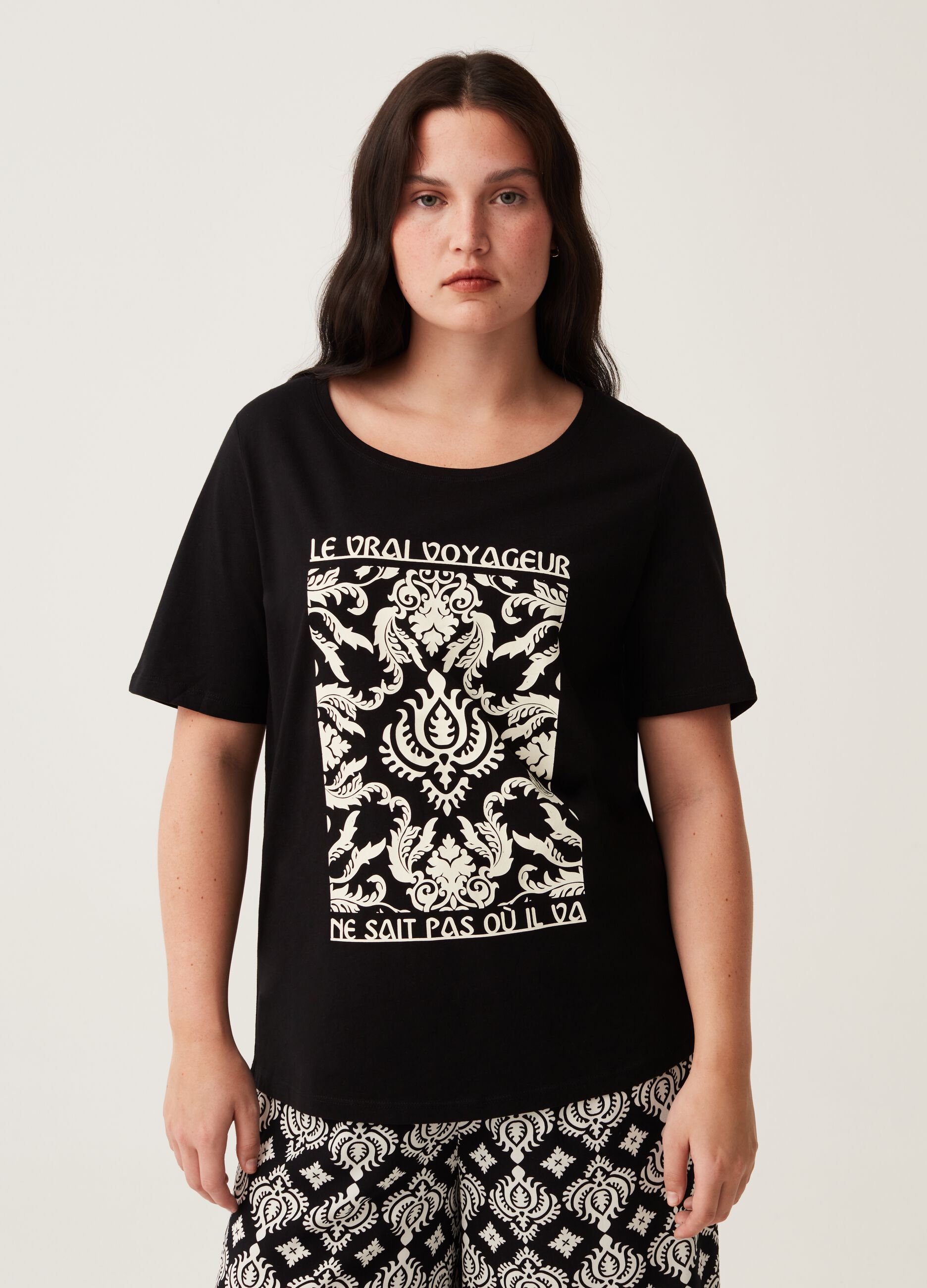 T-shirt in cotone con stampa Curvy MYA_1