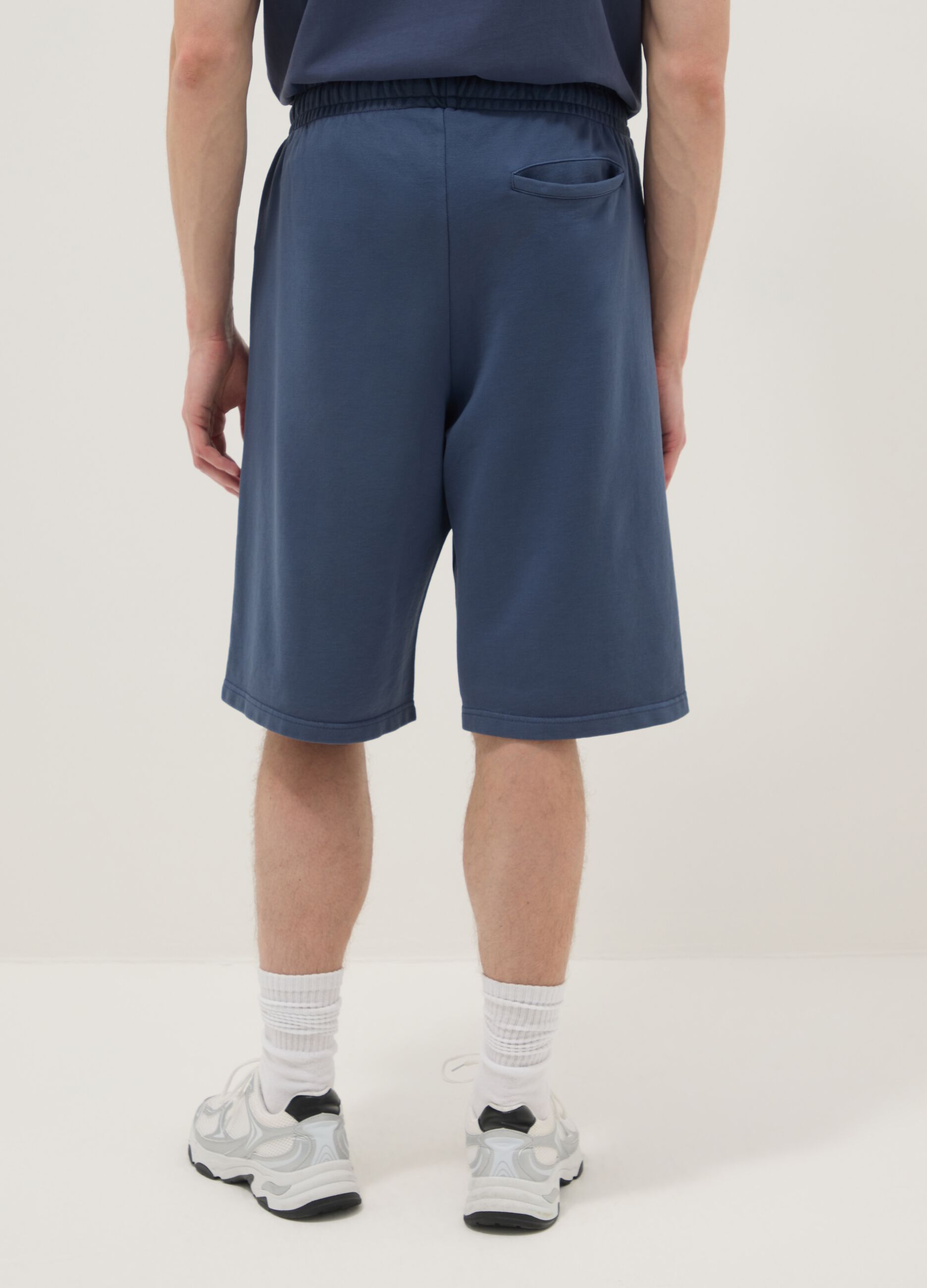 Blue cotton blend shorts regular fit with Everlast logo