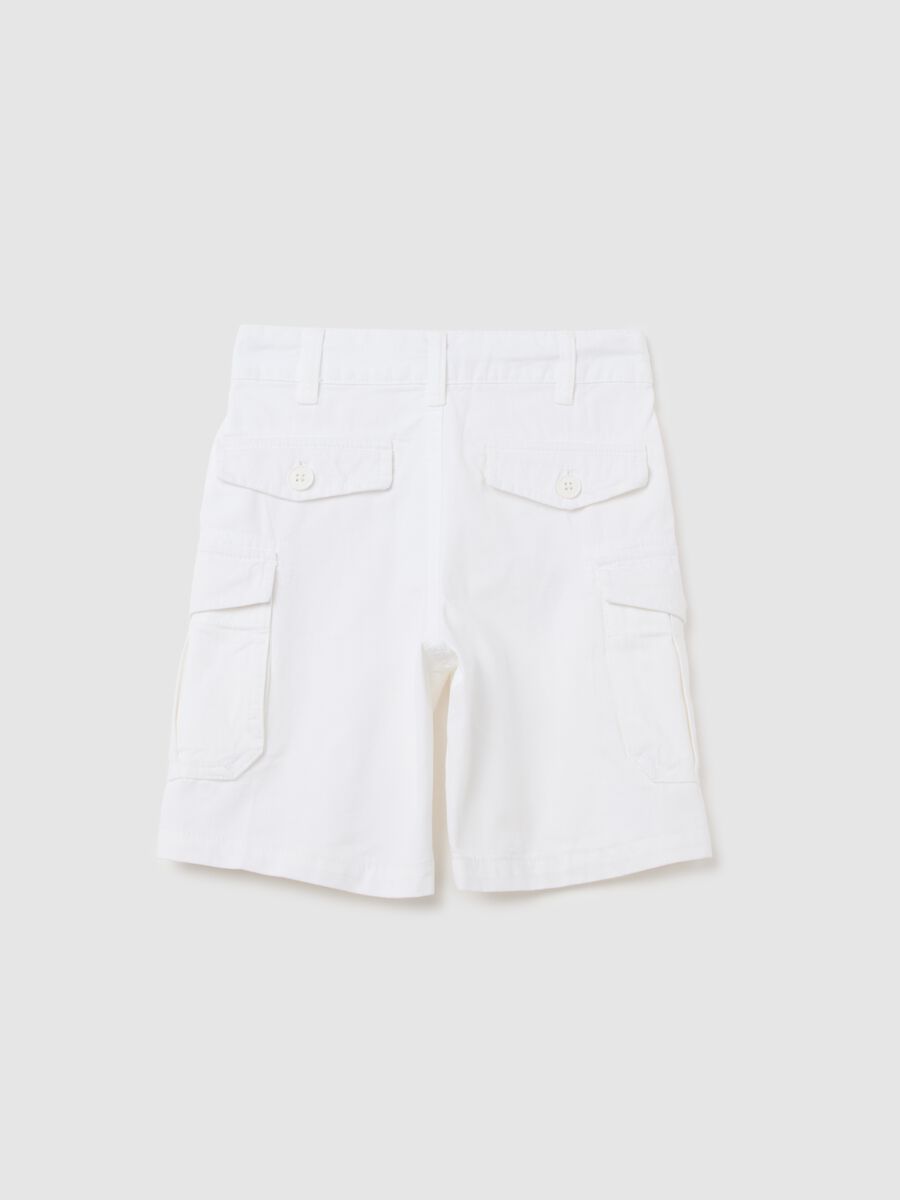 Children's white regular fit cotton cargo bermuda shorts with side pockets_1