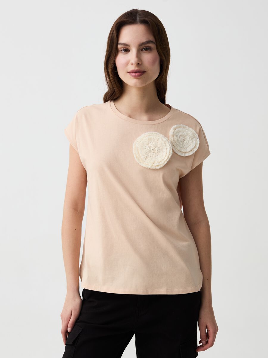 T-shirt with kimono sleeves and applications_0