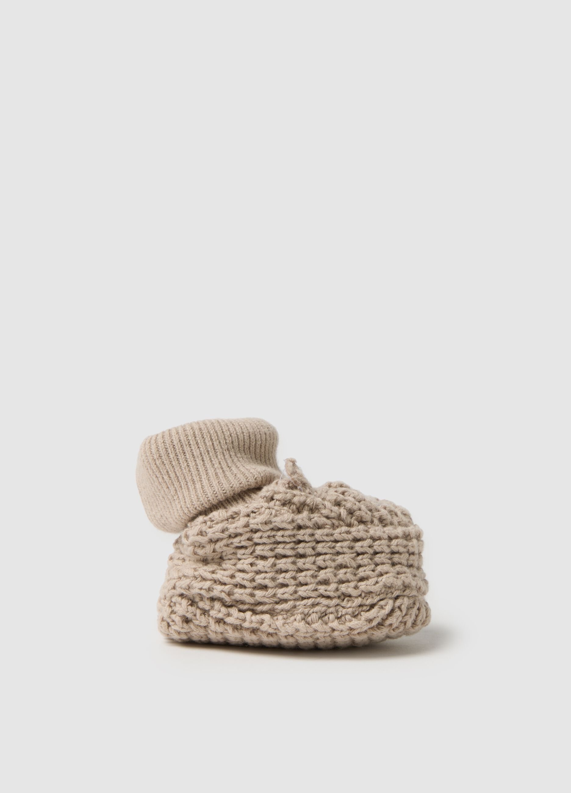 Baby booties in pure beige cotton