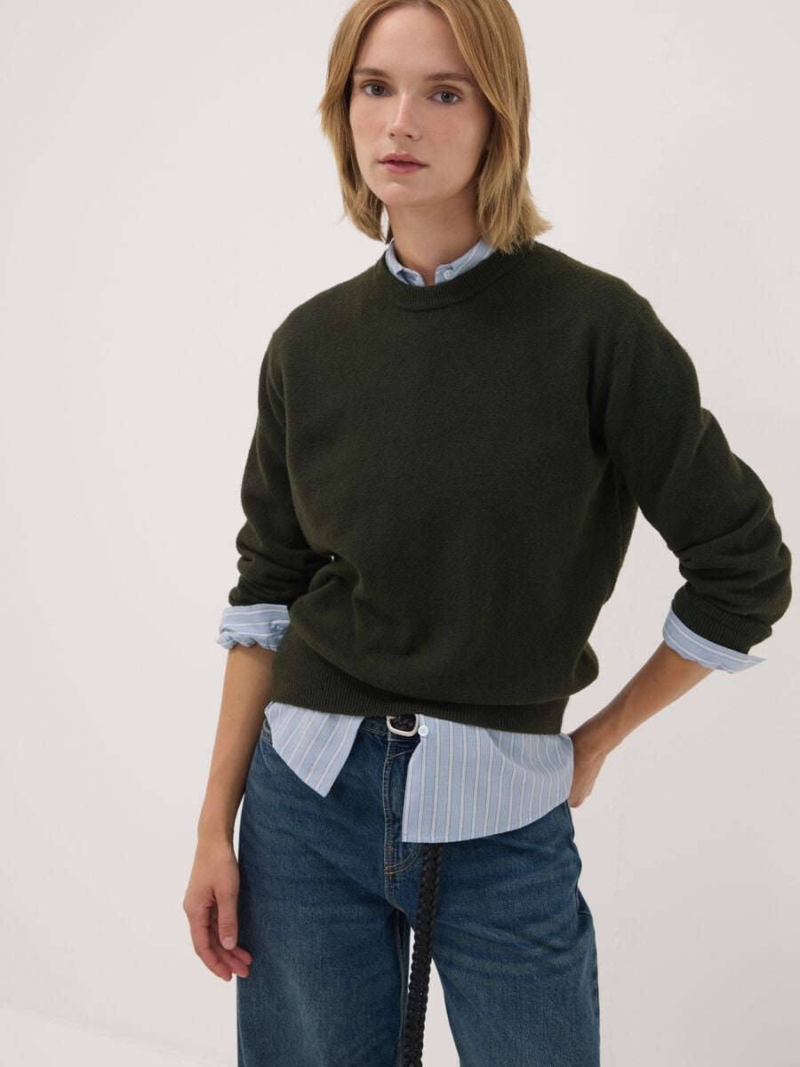 Maglia verde in lana elasticizzata a girocollo_1