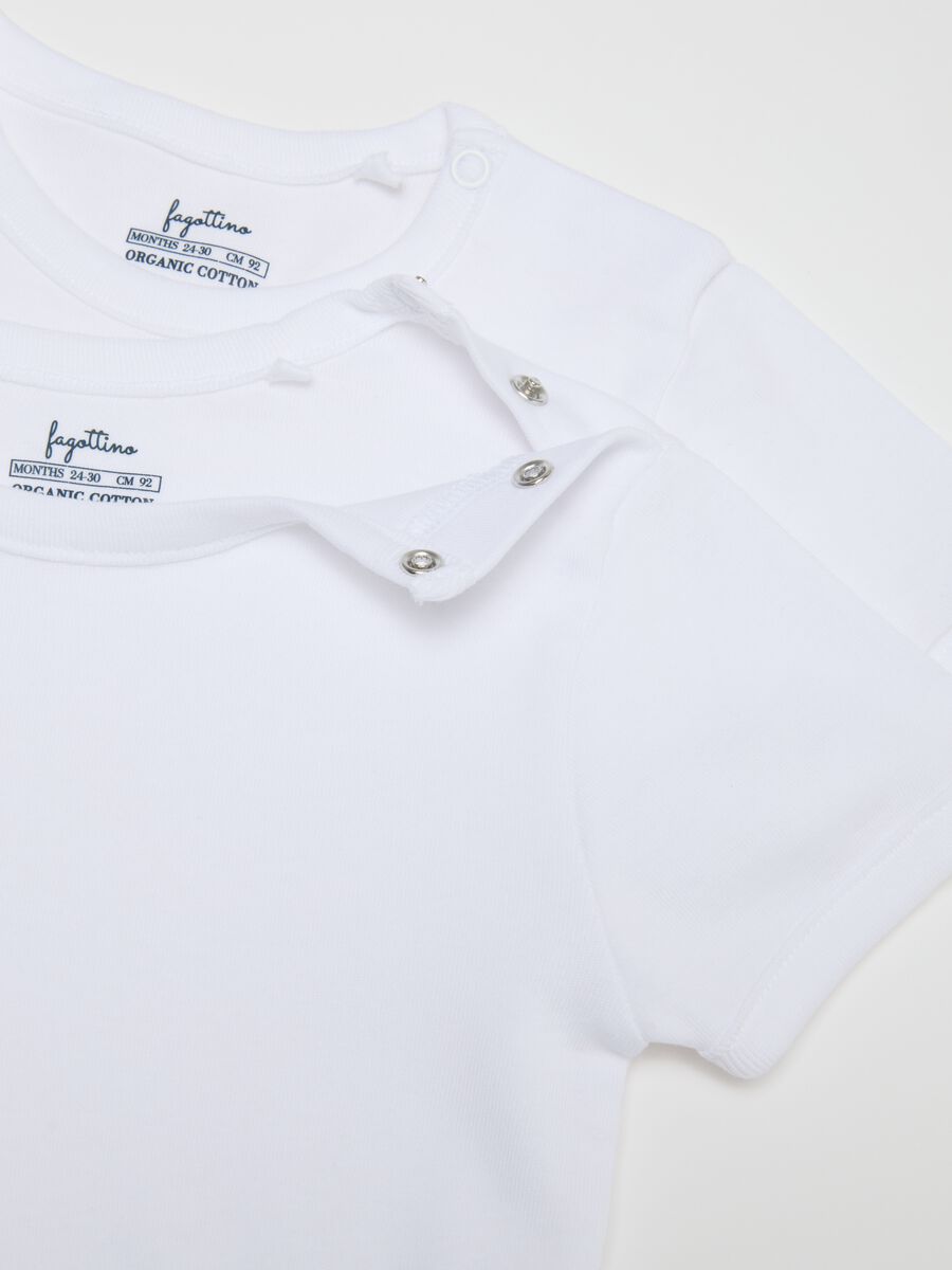 Tripack of infant white t-shirts in pure cotton regular fit_3