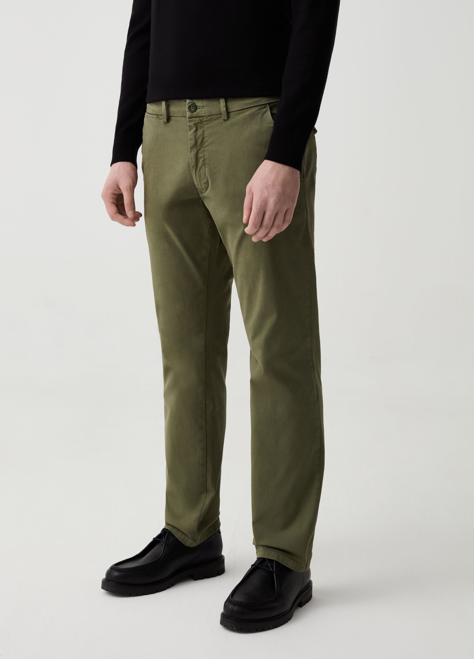 Pantalone chino regular fit