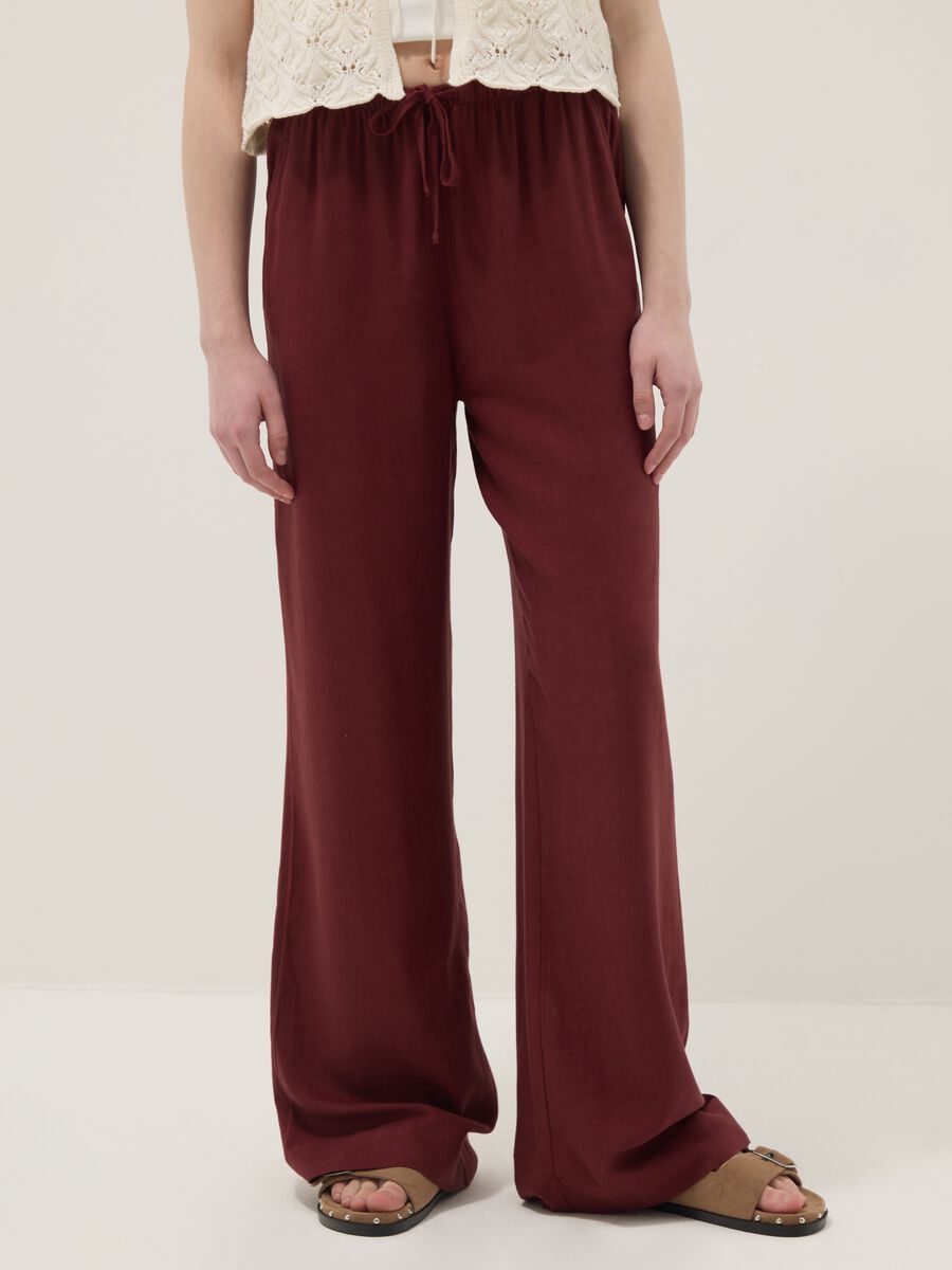 Red viscose-linen blend relaxed fit jogger trousers_1