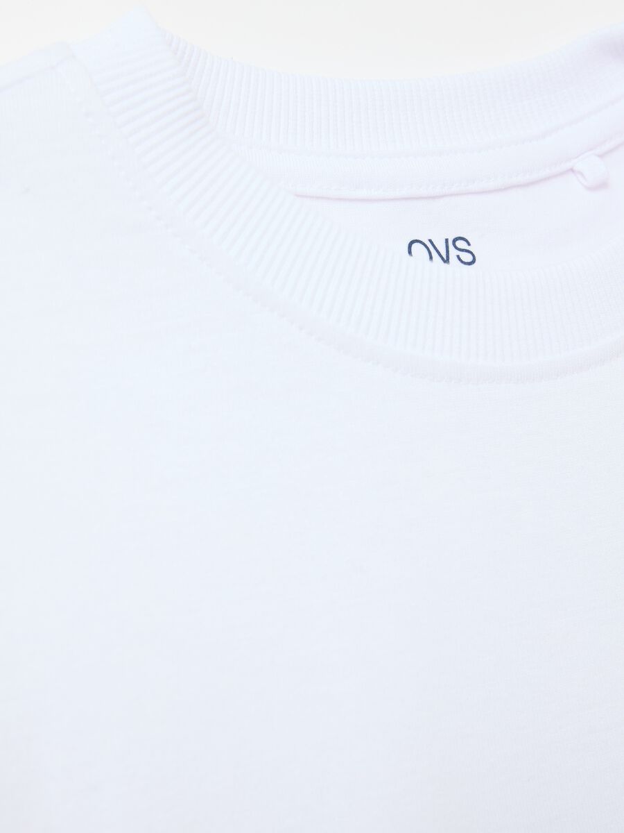 Crew-neck T-shirt with printed lettering_6