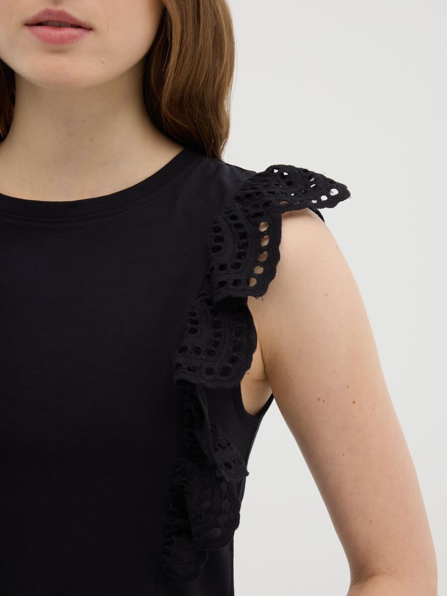 Women's black pure cotton top with lace, regular fit_2