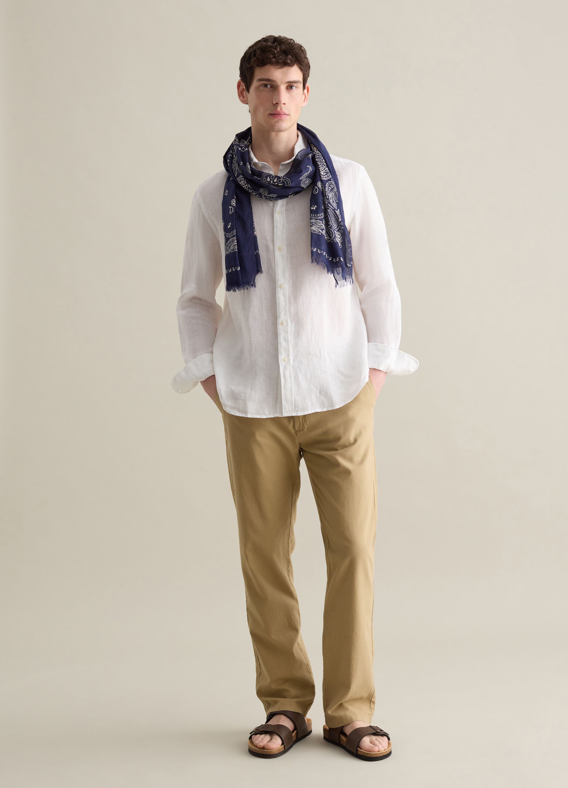 Beige chino trousers in linen and cotton