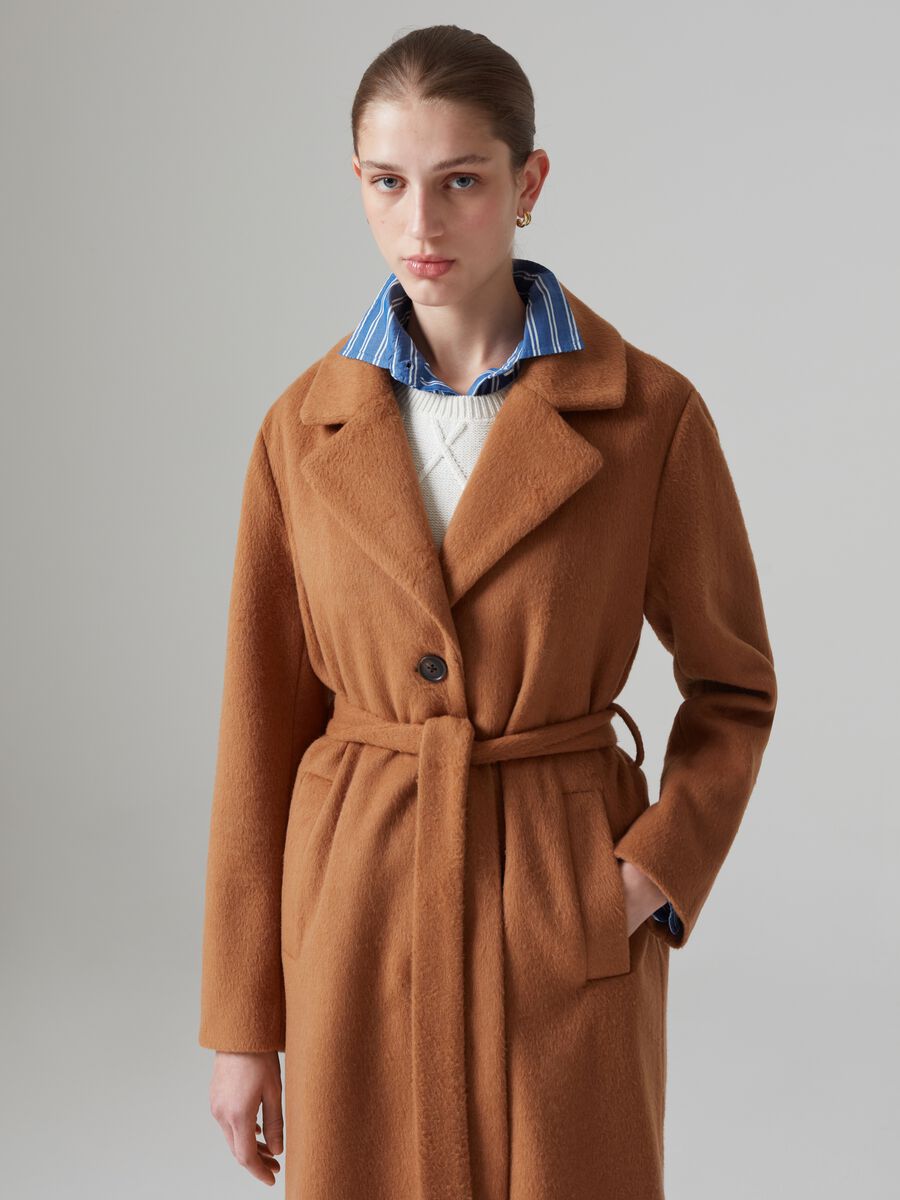 Cappotto lungo monopetto con cintura_1