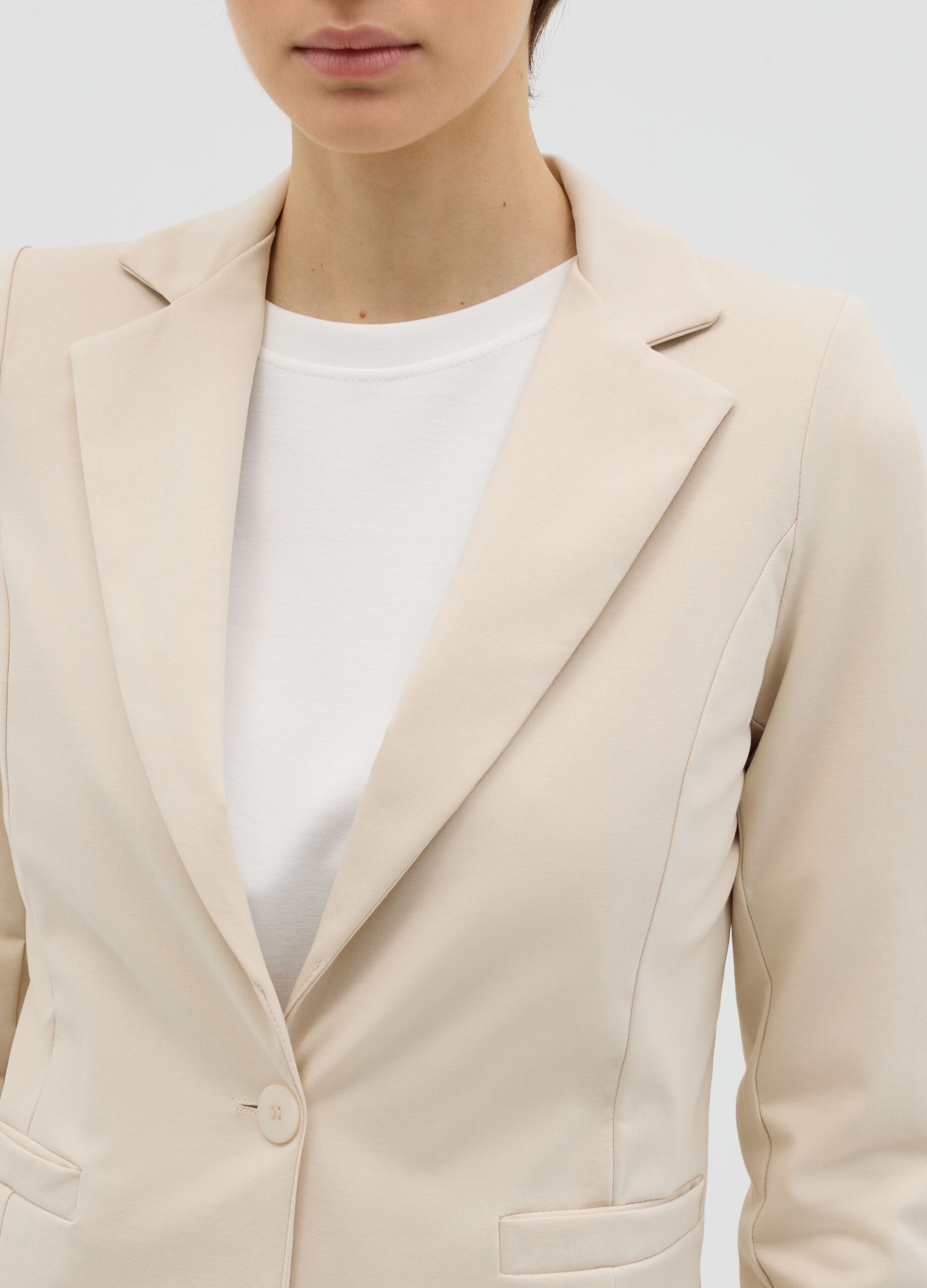 Beige single-breasted blazer