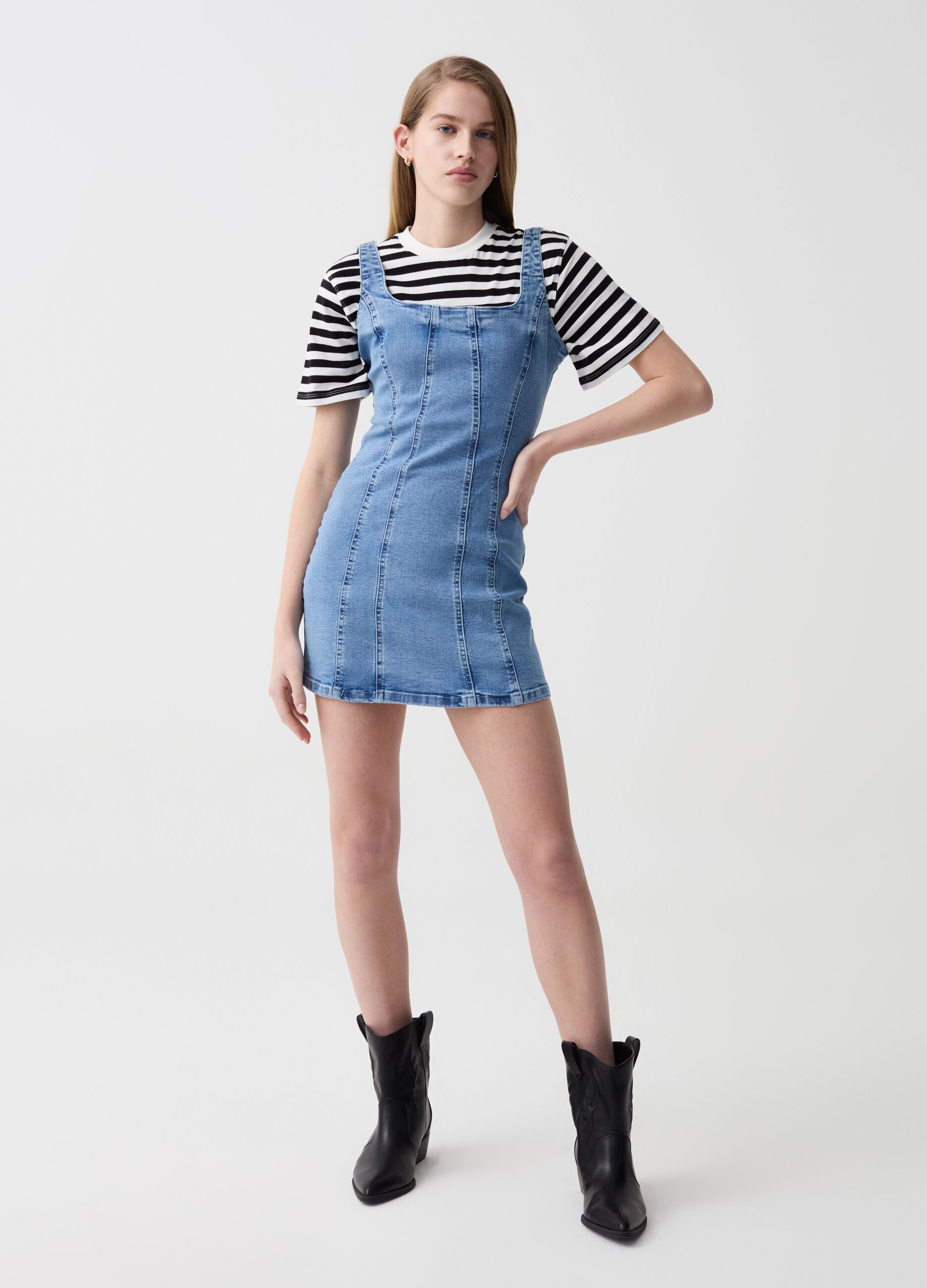 Short denim dress