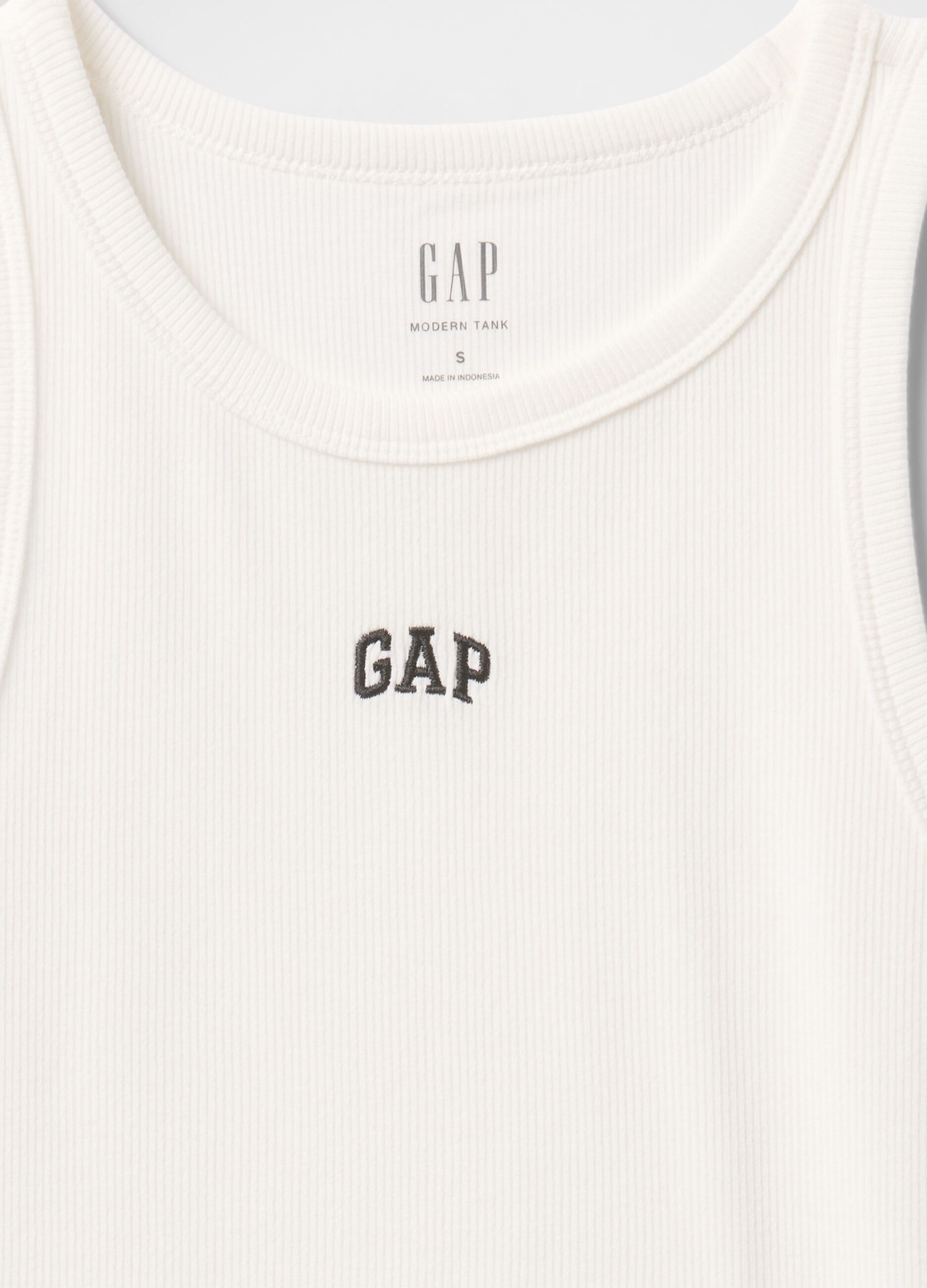White tank top in stretch fabric