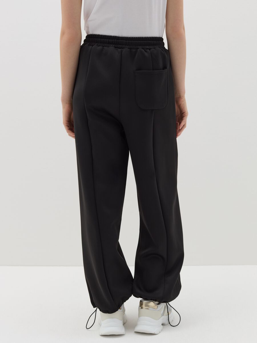 Joggers con coulisse_3