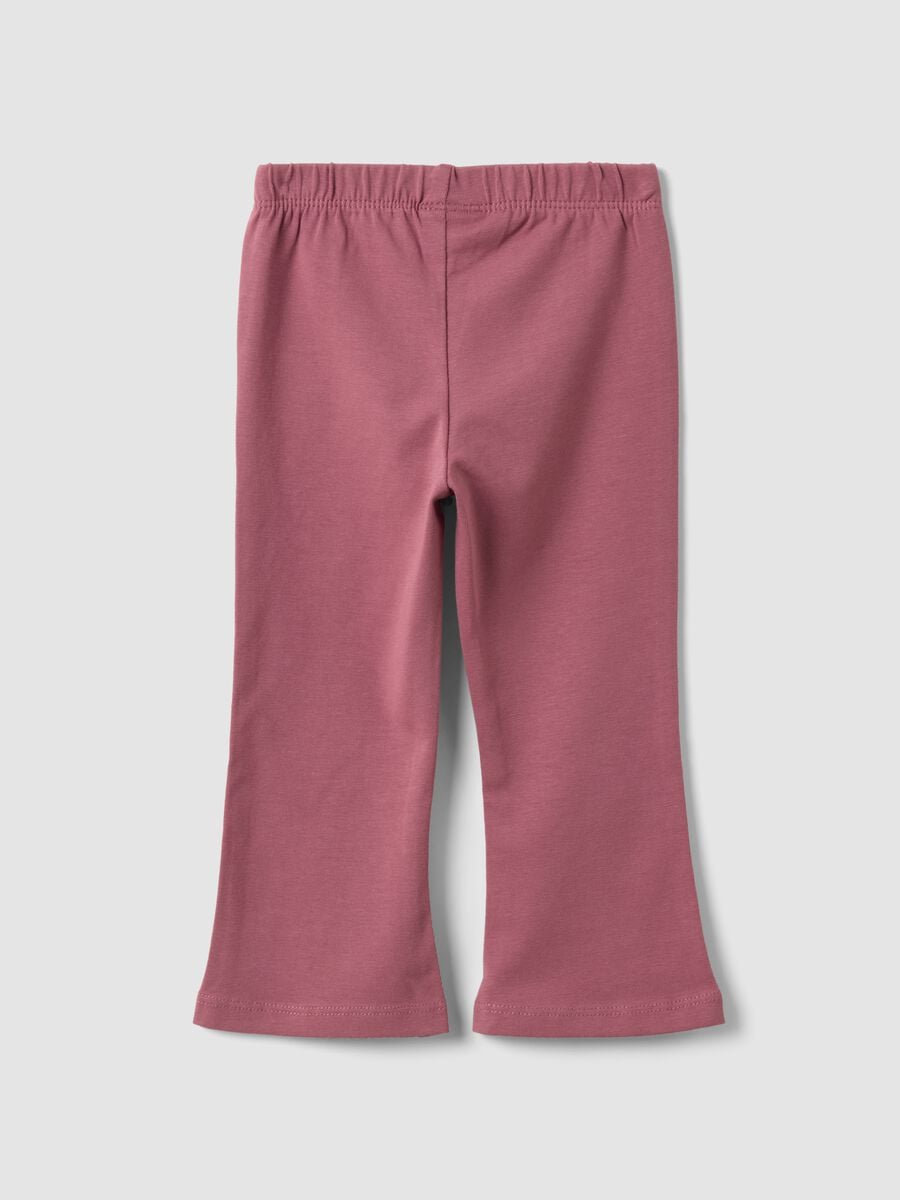 Leggings flare viola in misto cotone organico elasticizzato con stampa cuore per bimba_1