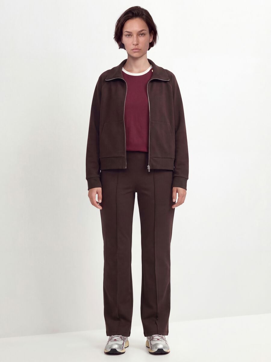 Felpa marrone in viscosa elasticizzata con dolcevita regular fit_1