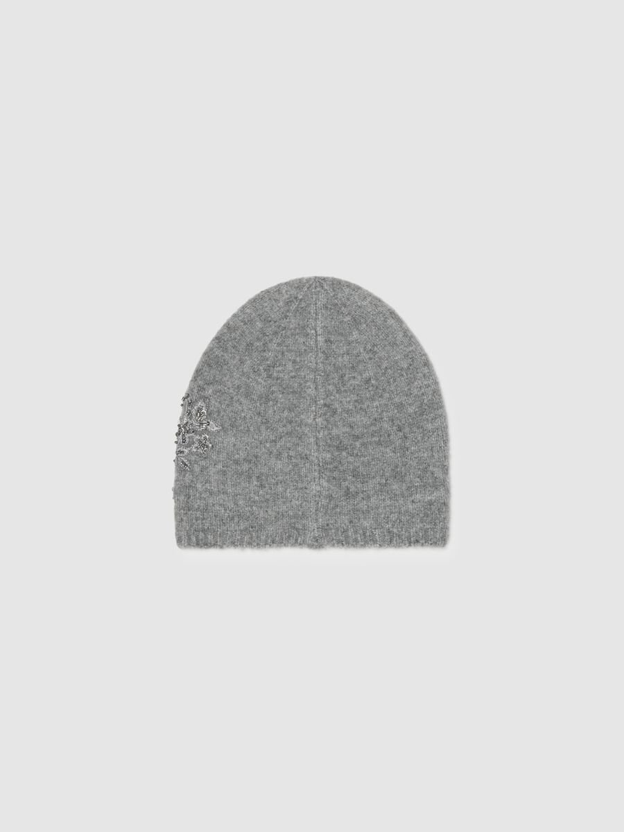 Grey cap with sequins_1