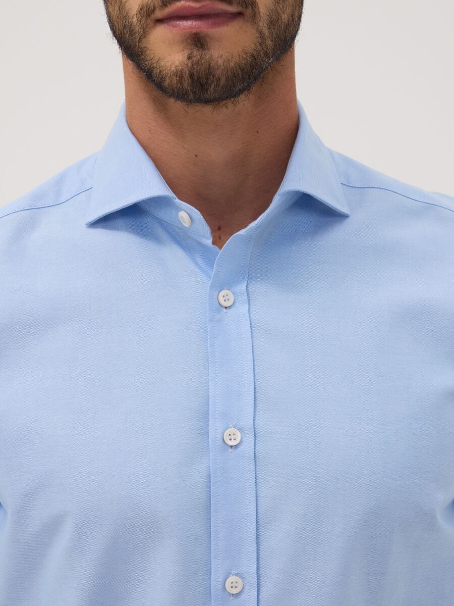 Camicia oxford azzurra in puro cotone con collo francese slim fit_1
