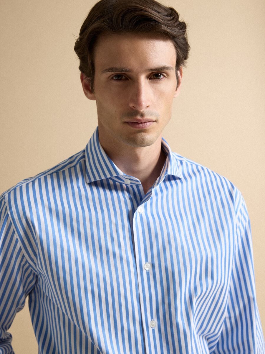 Camicia blu e bianca a righe in puro cotone regular fit_0