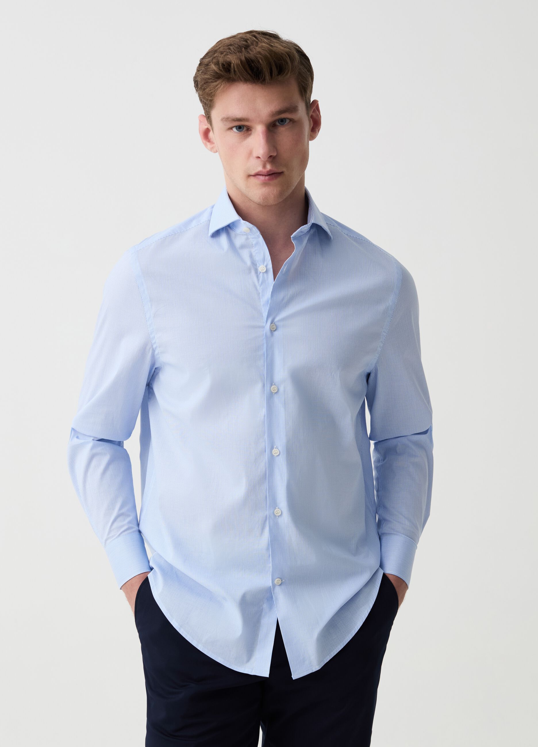 Camicia regular fit in cotone stretch a righe sottili