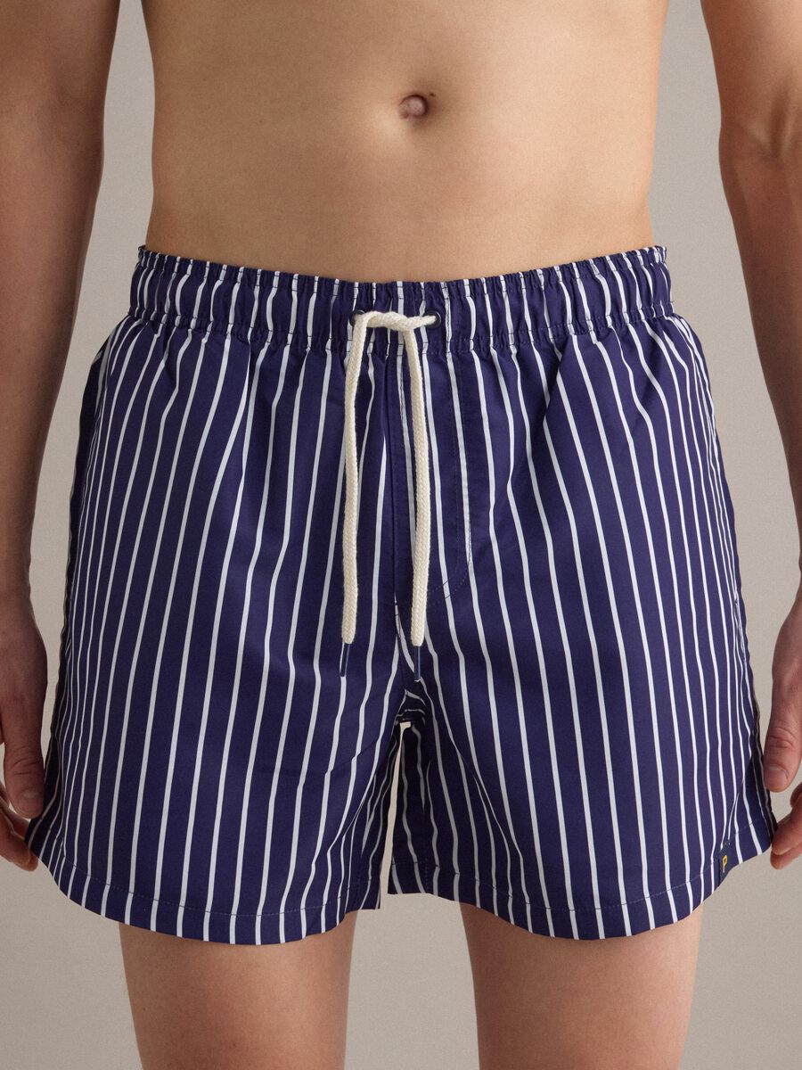 Boxer mare blu a righe bianche con coulisse_1