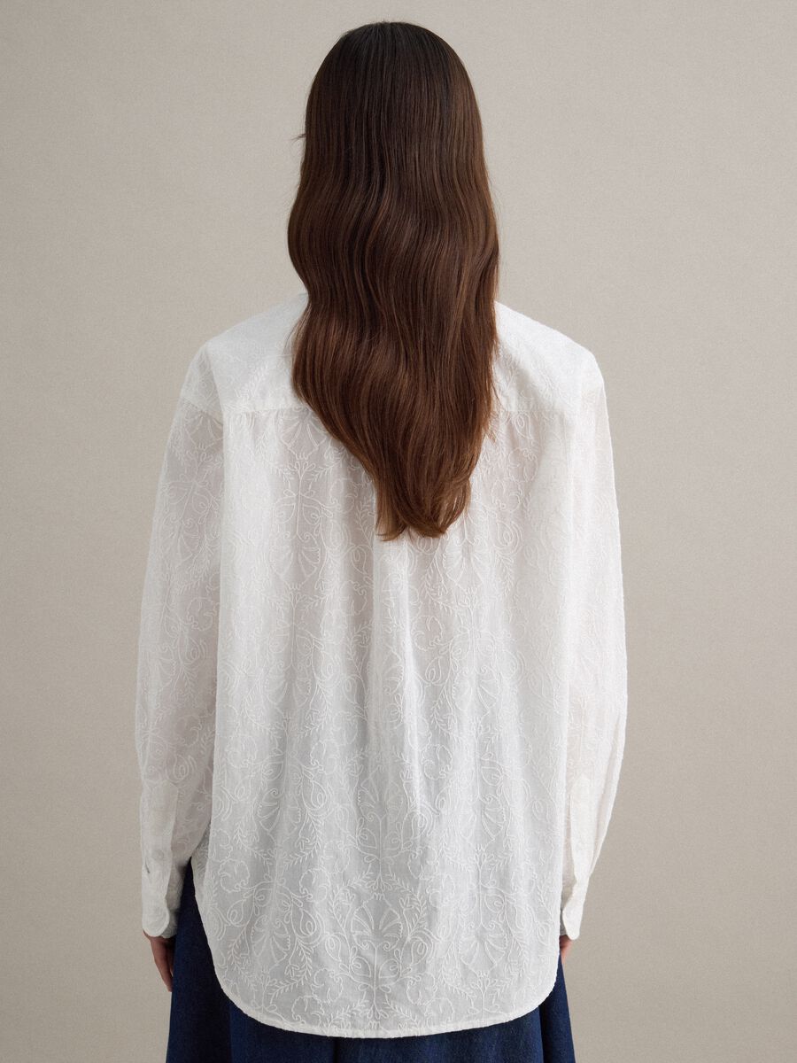 Oversized fit white pure cotton sangallo shirt_3