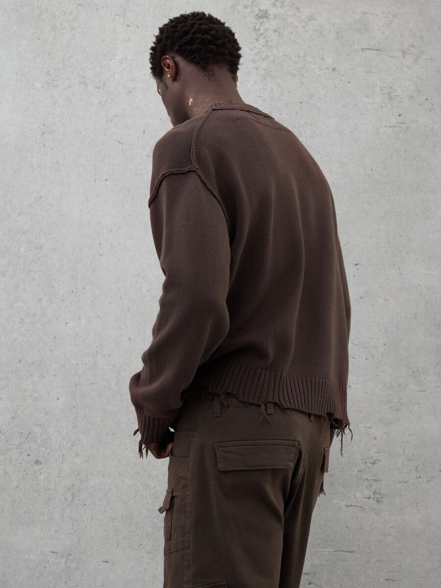 Crewneck Distressed Pullover Chocolate Brown_2