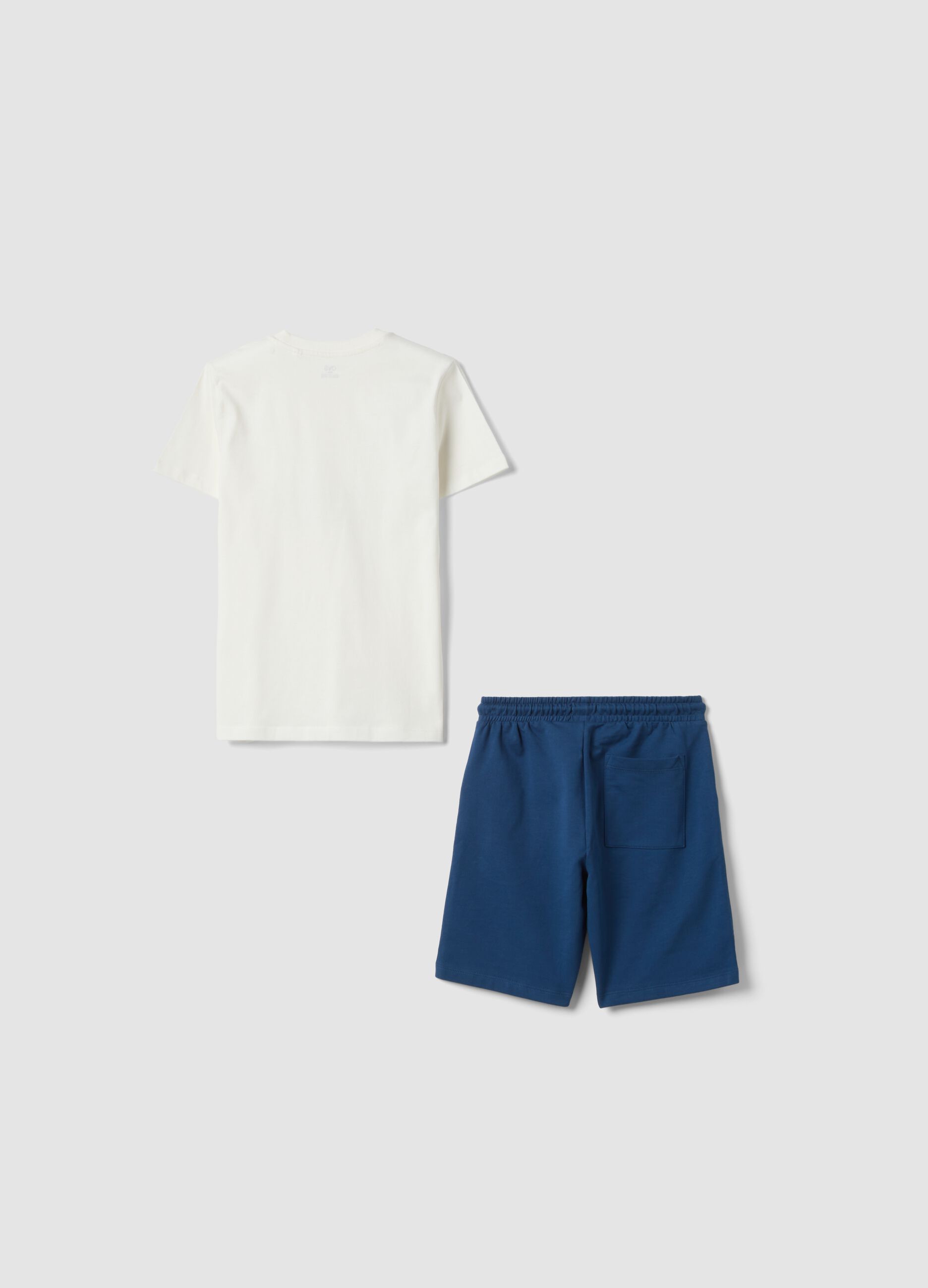 White pure cotton set with T-shirt and shorts