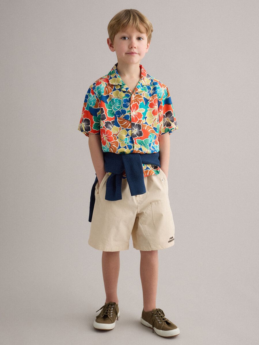 Beige stretch cotton cargo shorts for boys, baggy fit_0