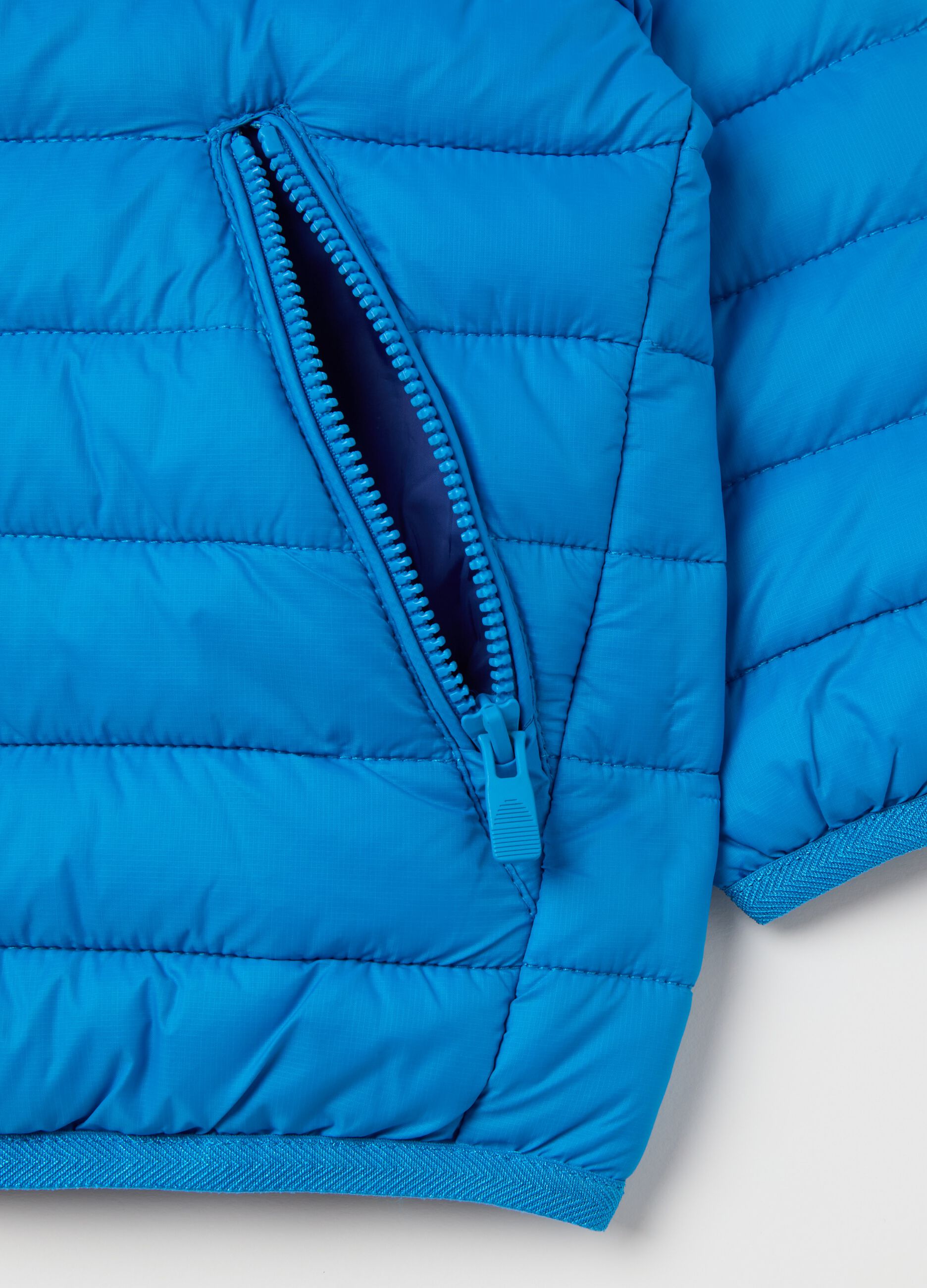 Piumino ultralight con cappuccio