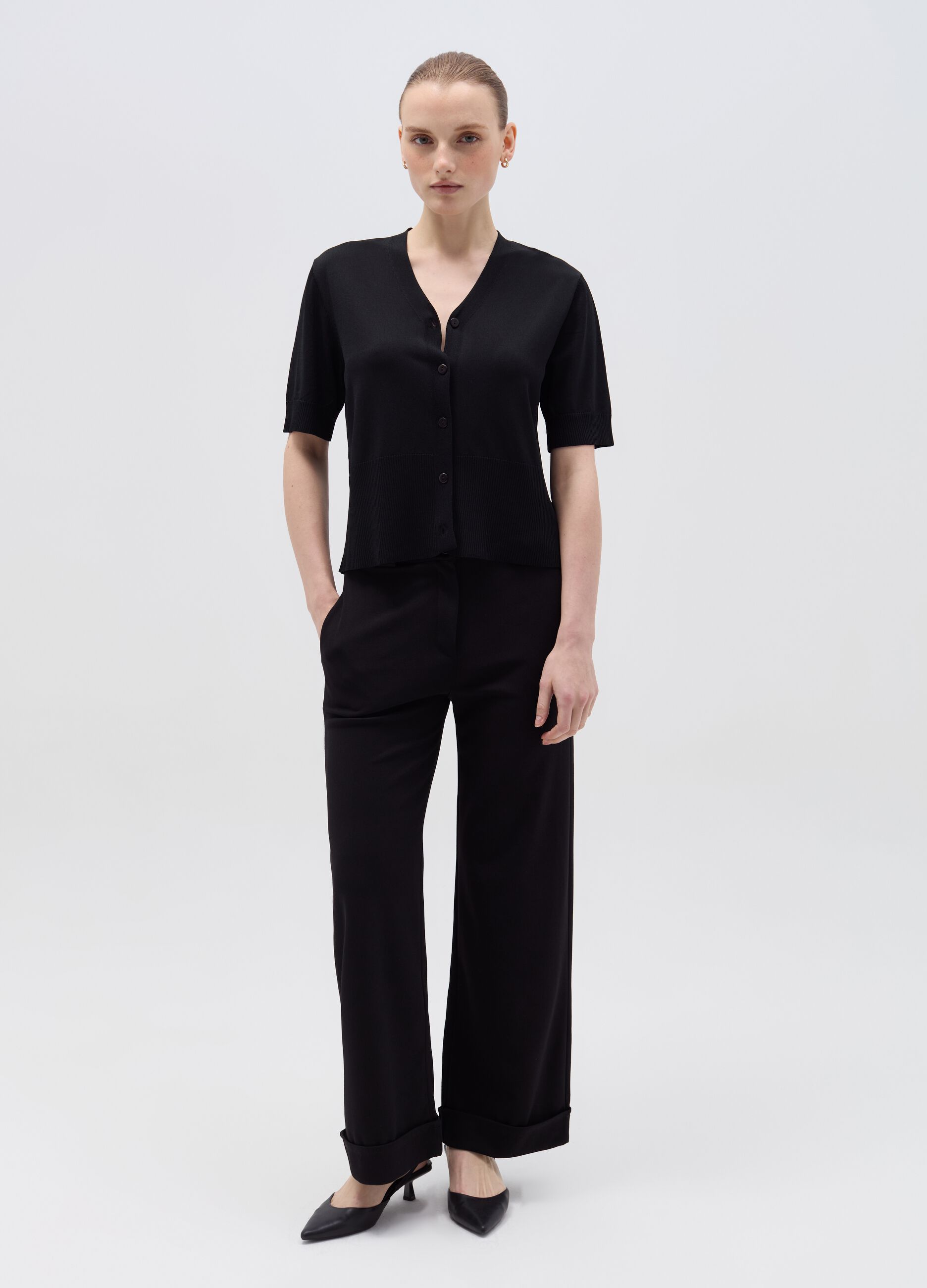 Wide-leg trousers with turn-ups