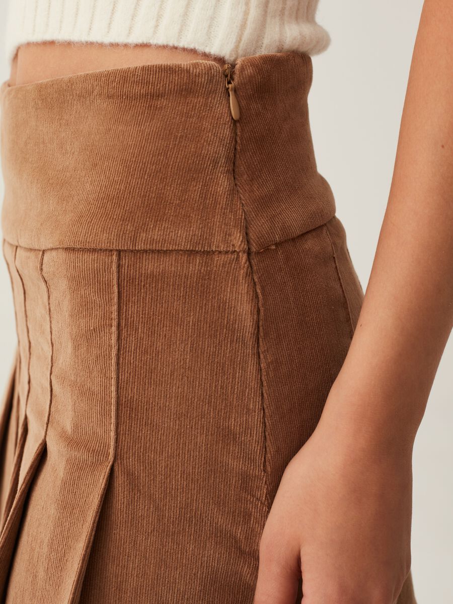 Minigonna a pieghe in corduroy_2