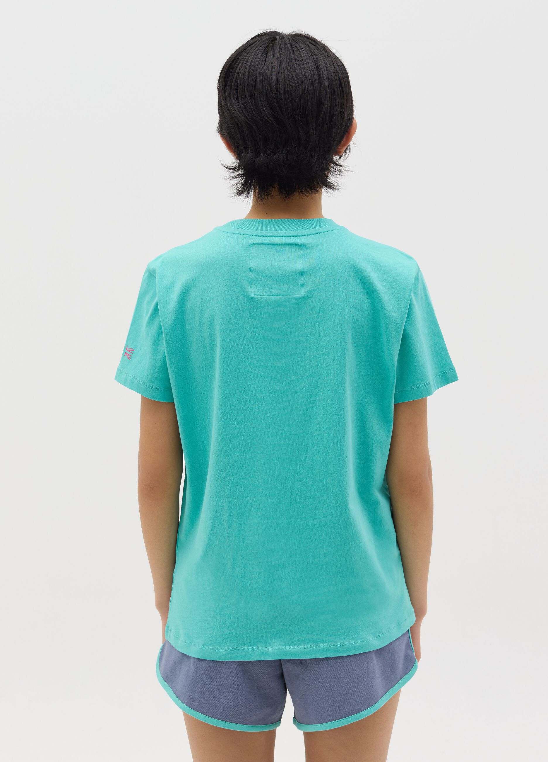 Light blue T-shirt with short sleeves