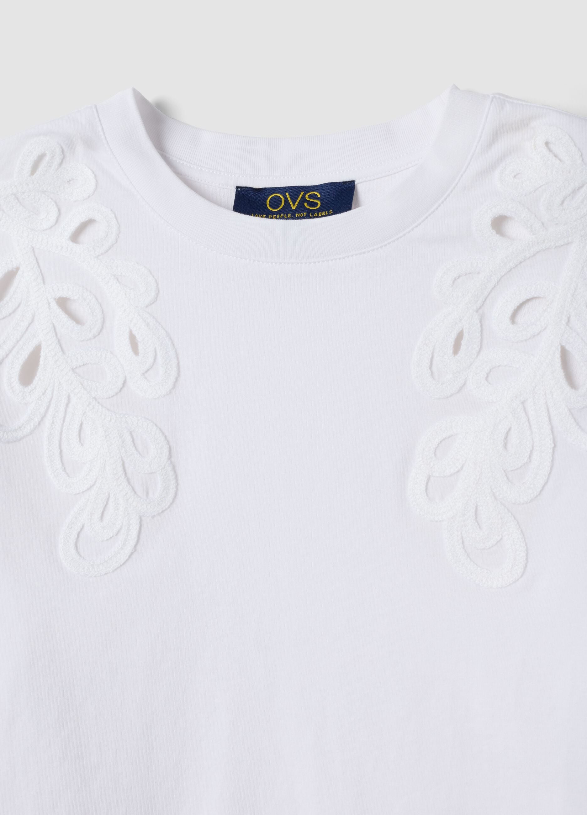 T-shirt bianca in puro cotone con ricami regular fit